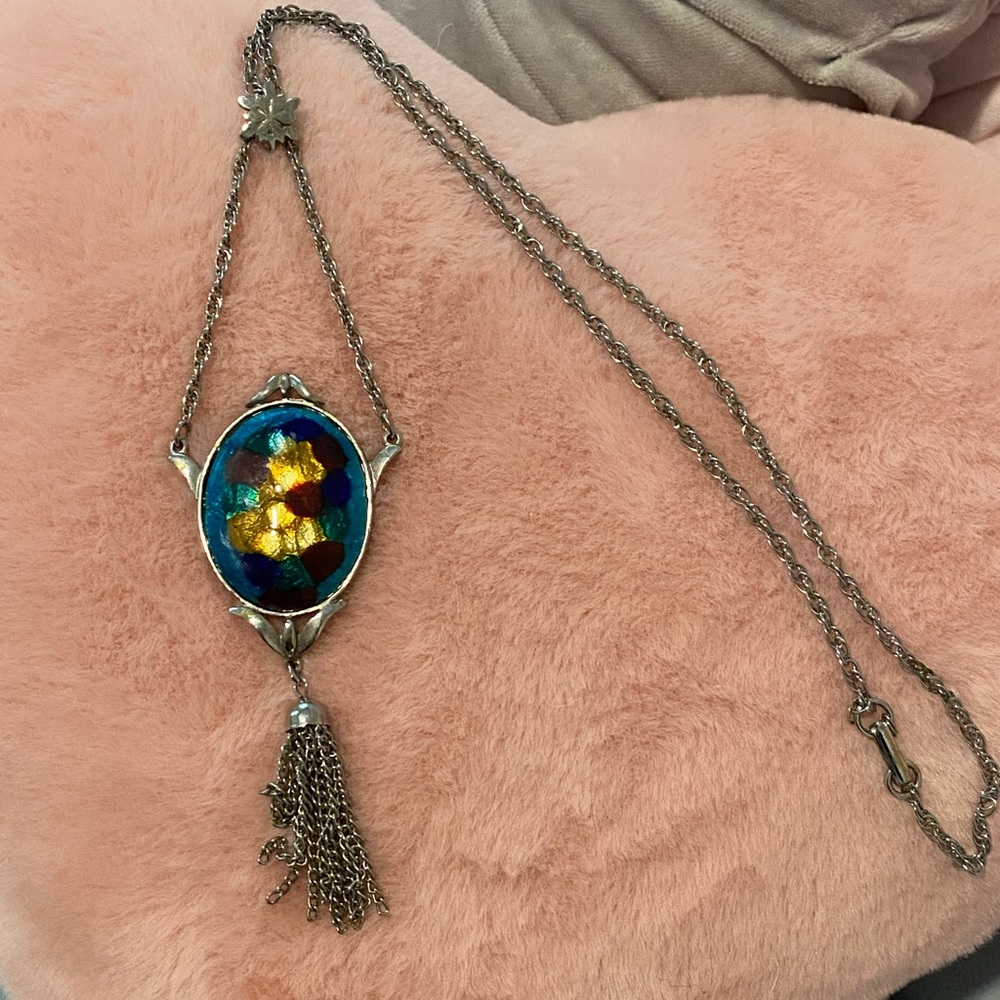 🩷VINTAGE CELEBRITY BRAND FOILED ENAMEL SILVER TONED NECKLACE